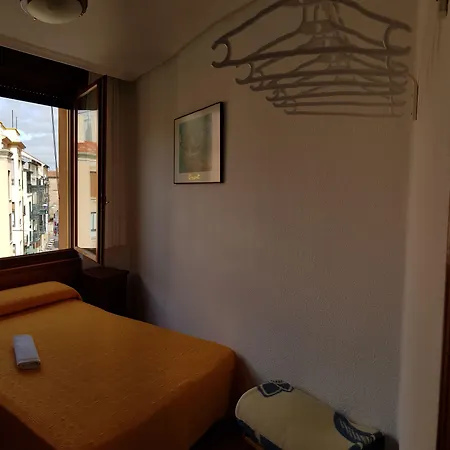 Pension Salamanca 2* 살라망카
